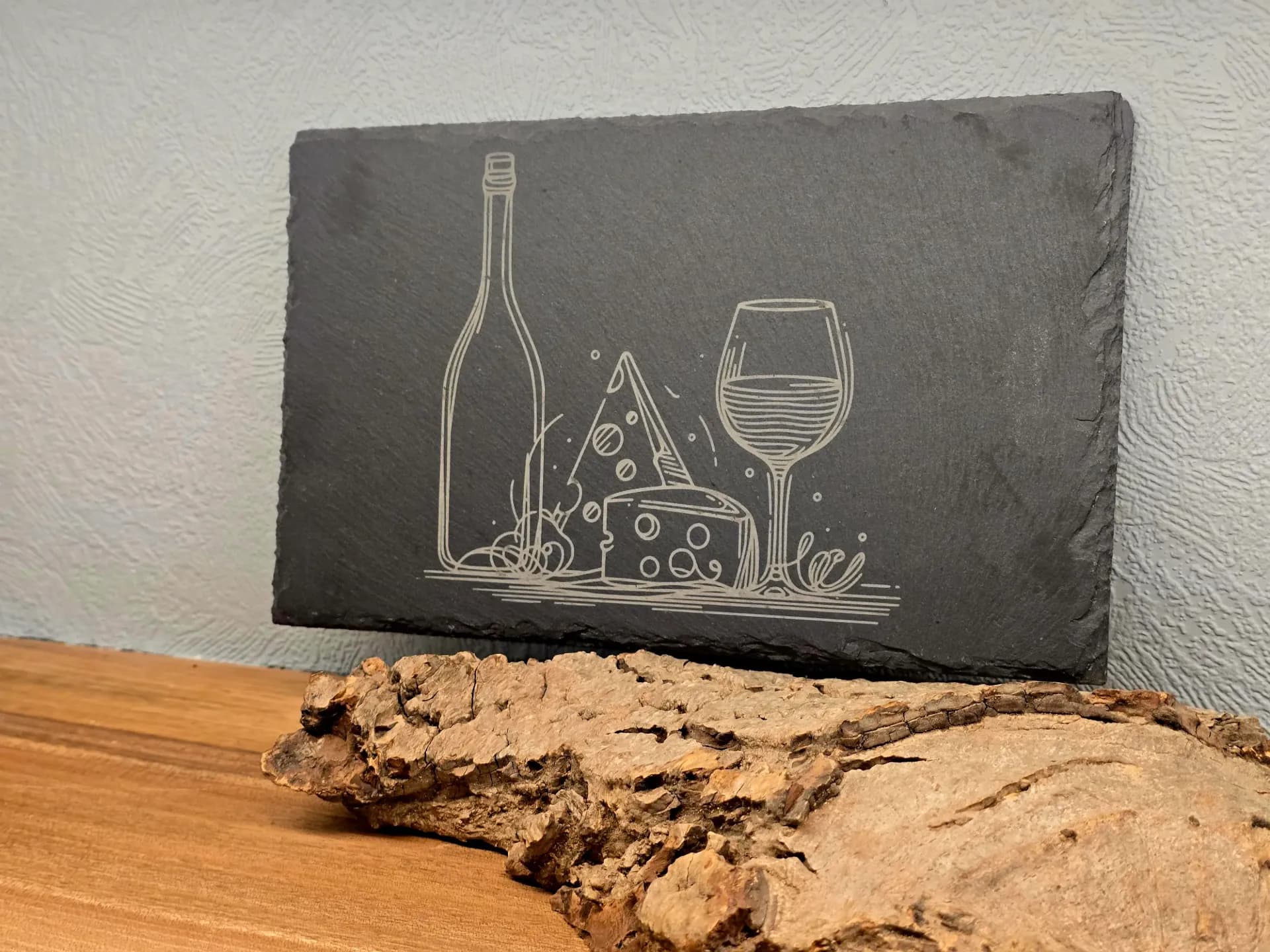 Ardoise de présentation apéro gravée (vin et fromage)